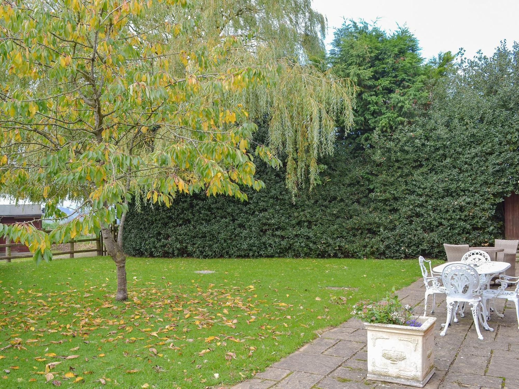 The Old Stables Villa Standon Exterior photo